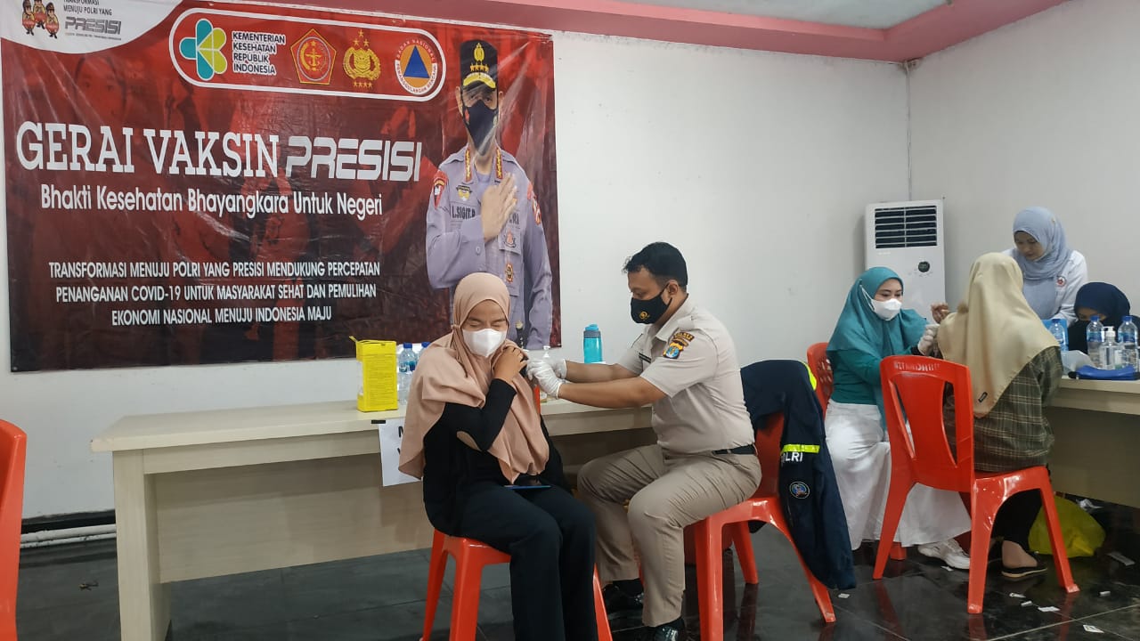 Vaksinasi Covid 19 di Perbatasan RI Malaysia