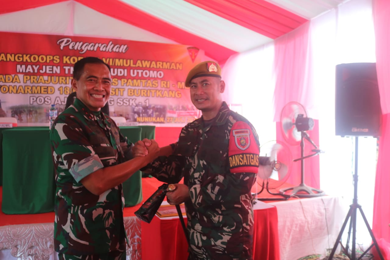 Pangdam VI Mulawarman Kunker Di Wilayah Perbatasan Indonesia.