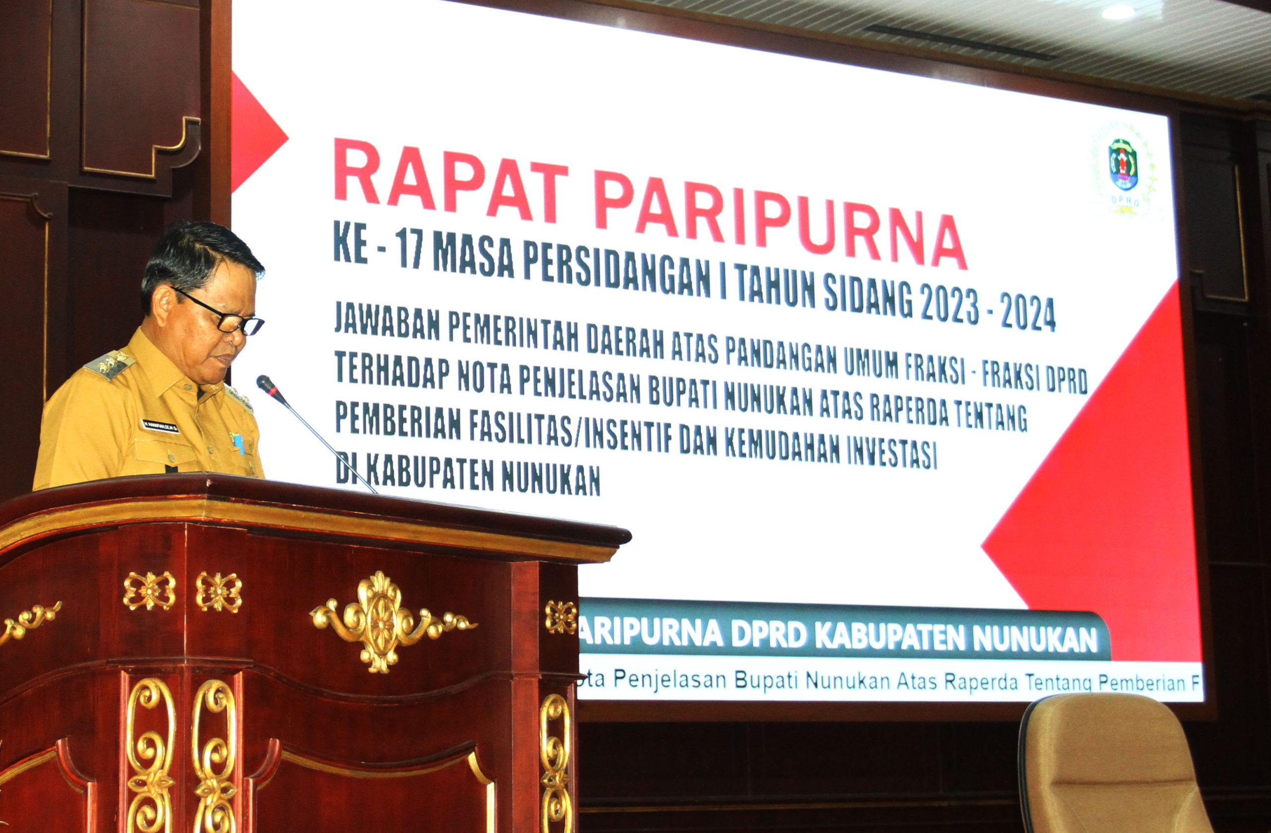 rapat paripurna ke 13 Penyampaian jawaban Pemerintah Daerah Terhadap Pemandangan Umum Fraksi DPRD terhadap Raperda Pemberian Fasilitas/Intensif dan Kemudahan Investasi