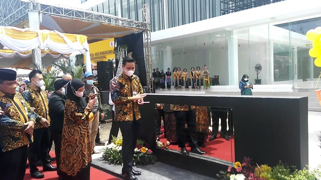 Cara Bupati Dico Tampung Kreativitas dan Cerdaskan Anak Bangsa Melalui Perpusda Kendal Diapresiasi Publik.