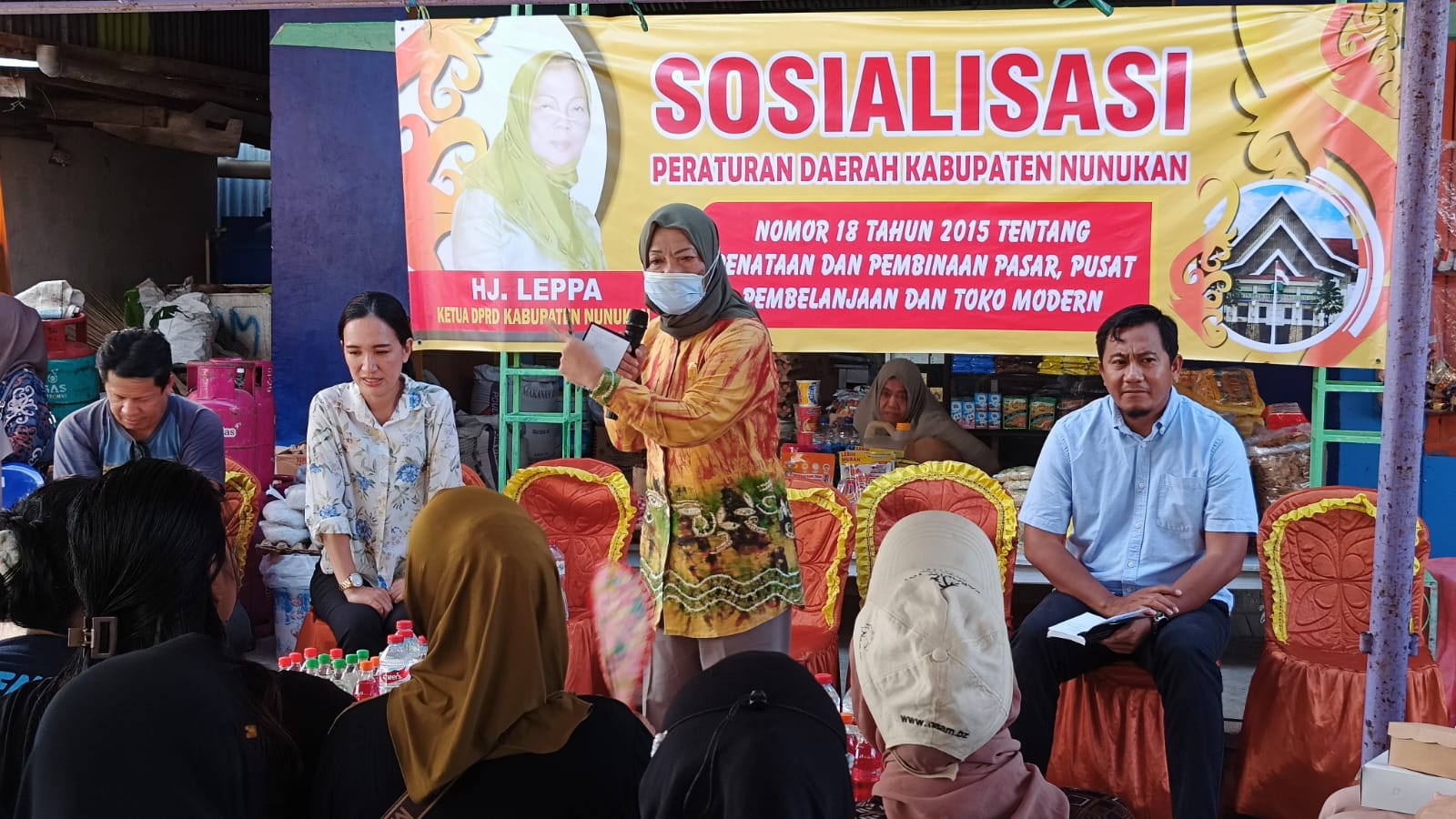 Ketua DPRD Nunukan Sosialisasikan Perda Penataan Pasar di Pasar Inhutani.