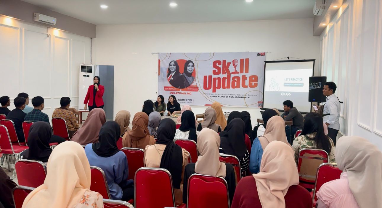 Narasumber Skill Update Pelatihan MC, Protokoler Pemprov Kalimantan Utara, Indah Nazia, S.Pd