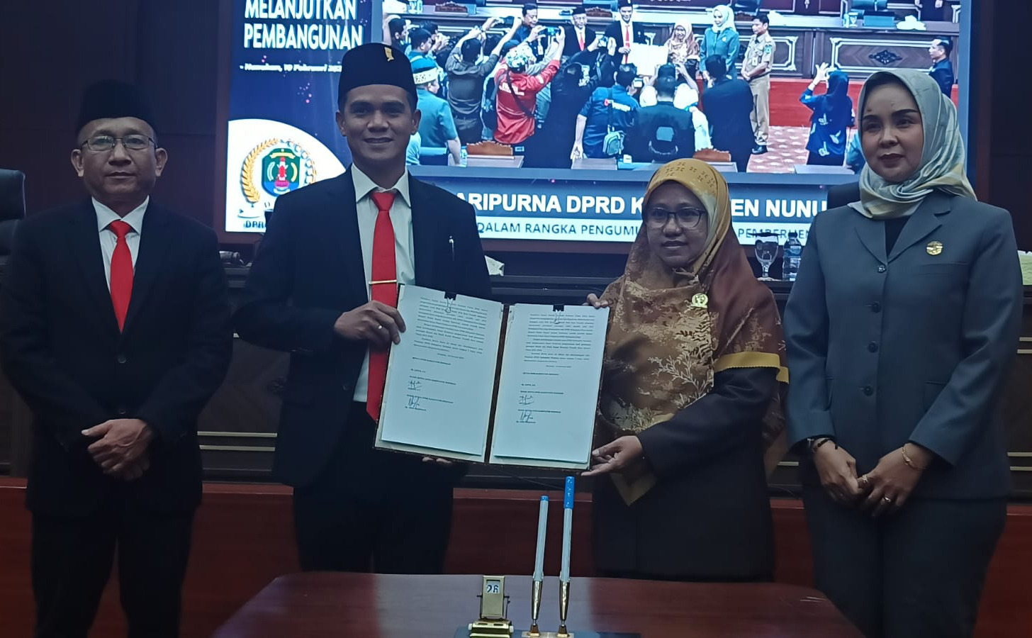 DPRD Nunukan Umumkan Nama Calon Bupati Dan Wakil Bupati Nunukan Terpilih Masa Jabatan 2025 - 2030.