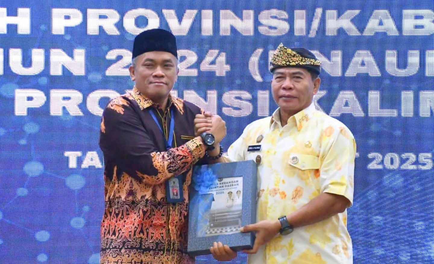 Gubernur Zainal Serahkan LKPD 2024 Unaudited ke BPK RI Perwakilan Kaltara