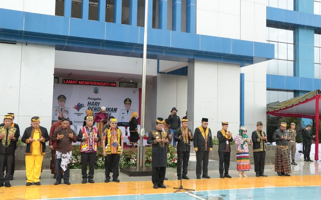 Gubernur Zainal Maknai Hardiknas Momen Pemerintah Tingkatkan Layanan Pendidikan