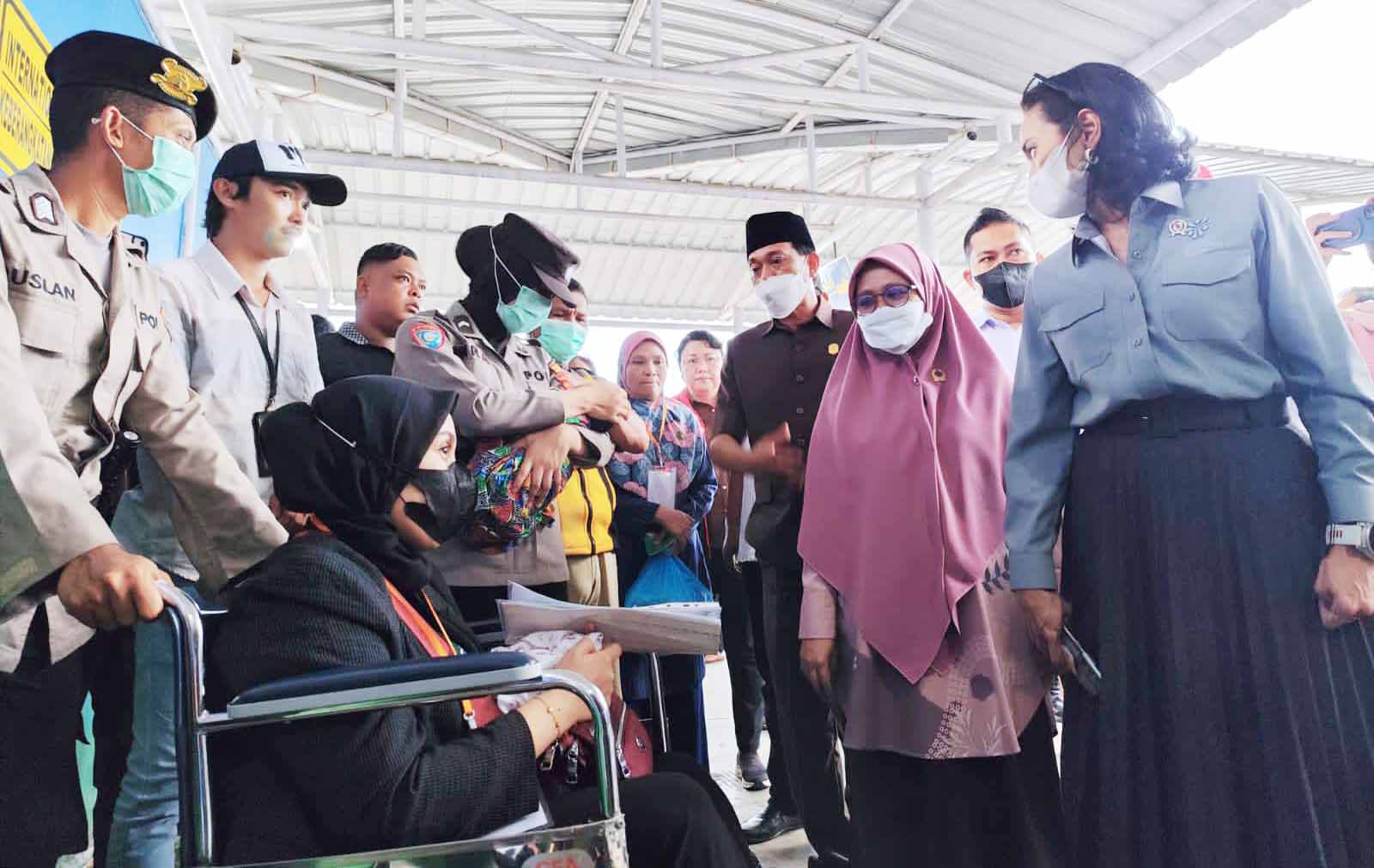 Lagi, Malaysia Deportasi 127 PMI, DPRD Nunukan Sambut dan Berikan Edukasi