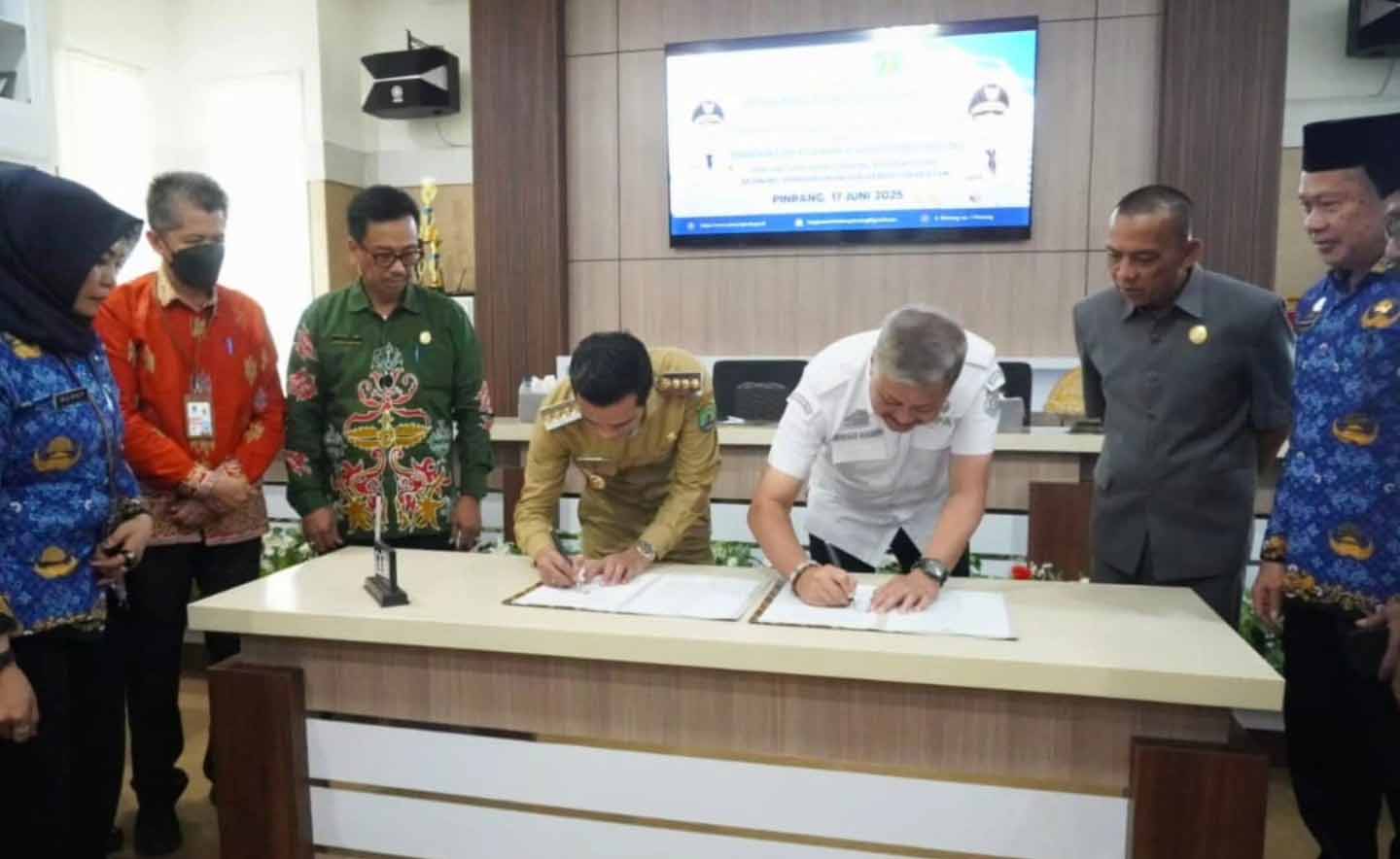 Bupati Nunukan Teken MoU dengan Kabupaten Pinrang, Perkuat Ekonomi Budidaya Rumput Laut