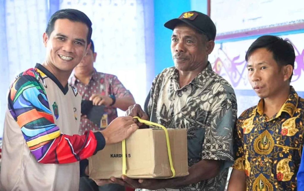 Tingkatkan Literasi di Perbatasan, Pemkab Nunukan Serahkan 35 Ribu Buku ke Perpustakaan Desa dan Taman Baca