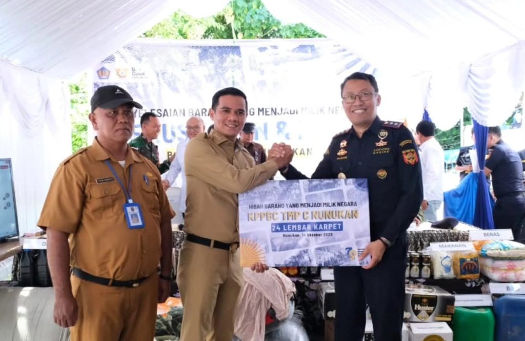 Pemkab Terima Hibah Karpet Dari Bea Cukai Nunukan