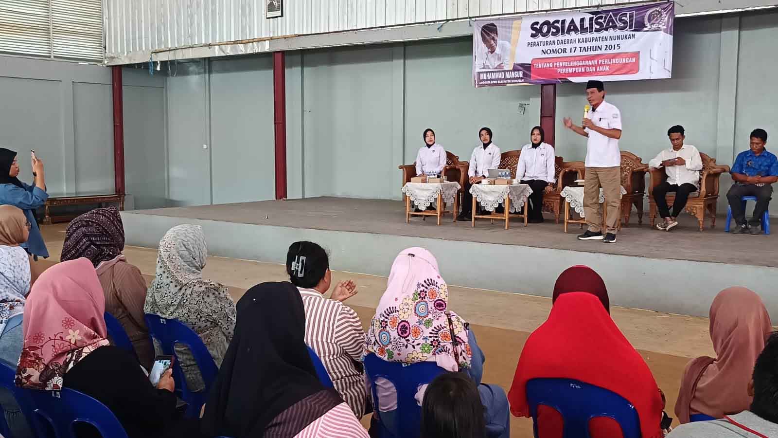 DPRD dan Polres Nunukan Ajak Masyarakat Perangi Kekerasan terhadap Perempuan dan Anak Melalui Sosialisasi Perda Nomor 17 Tahun 2015.