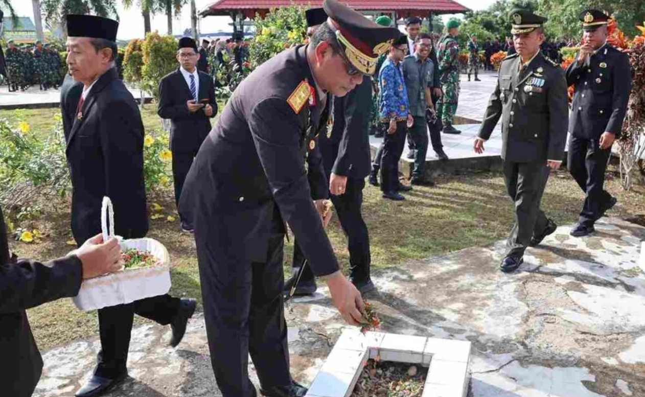 Kapolda Kaltara Hadiri Upacara Ziarah Dalam Rangka Memperingati Hari Pahlawan