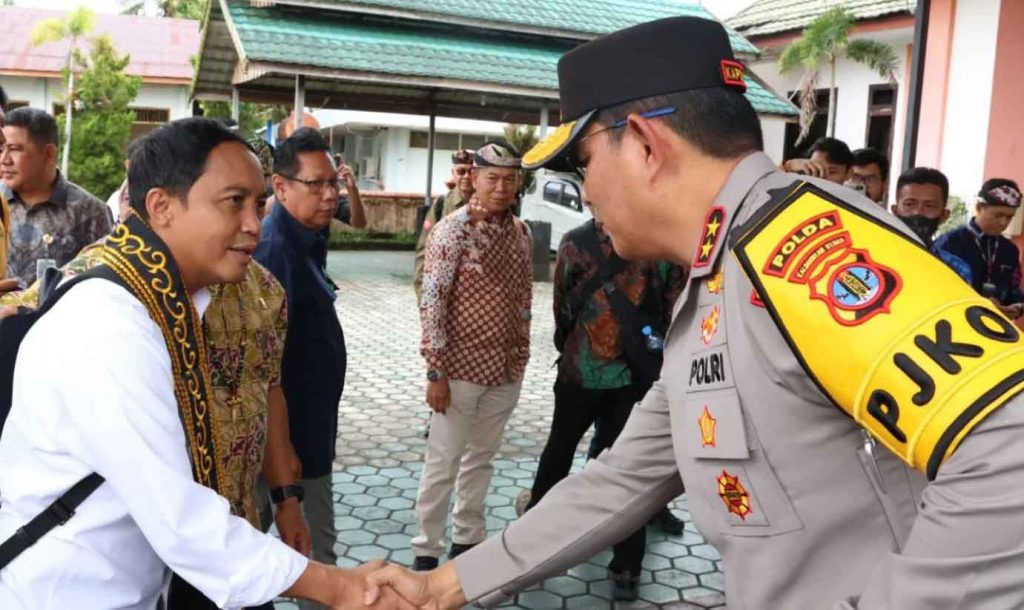 Kapolda Kaltara Sambut Menhut Raja Juli Antoni di Tarakan