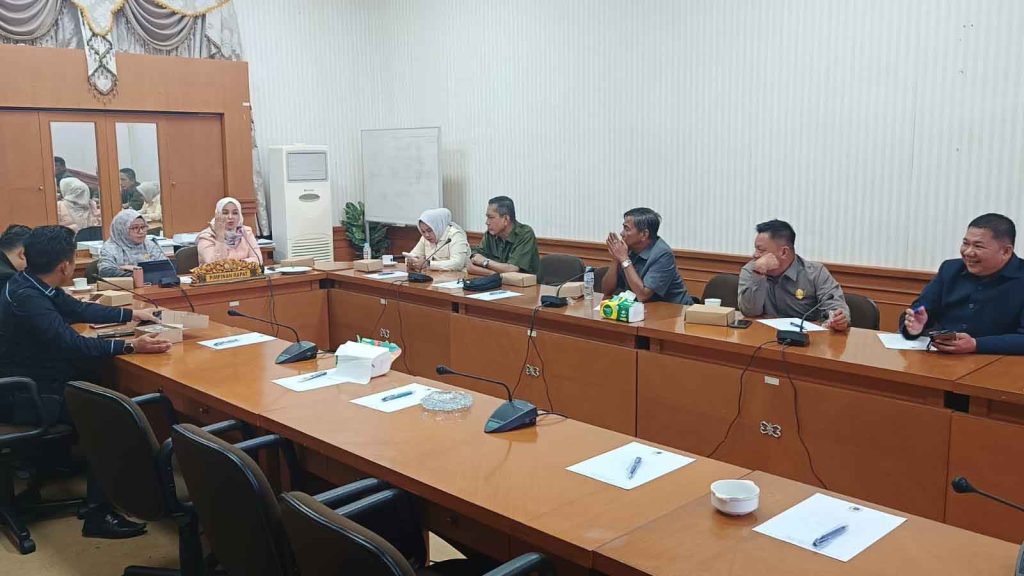 DPRD Nunukan Rapat Evaluasi Tupoksi Perkuat Koordinasi Internal tingkatkan kualitas Pelayanan Publik