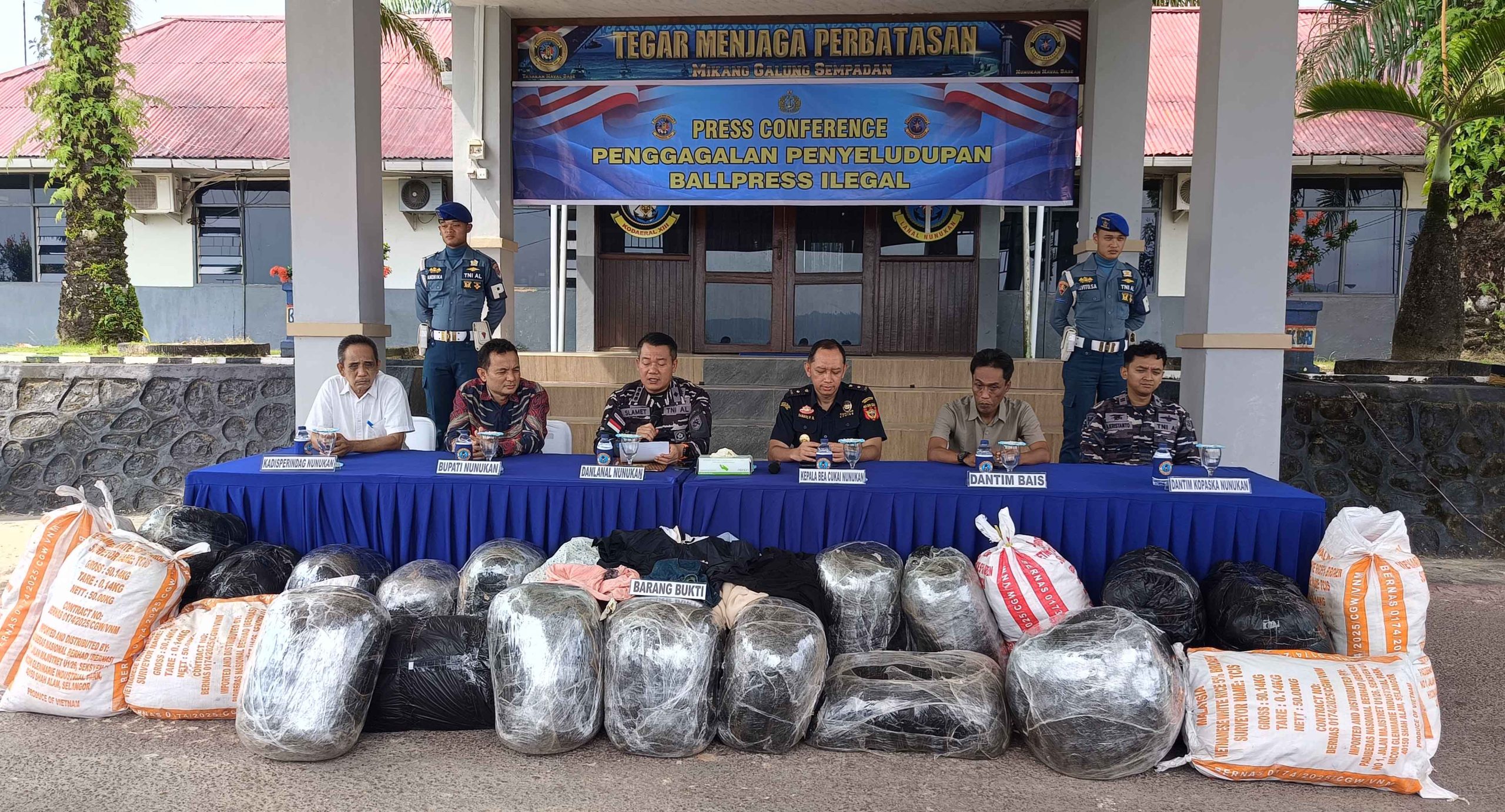 TNI AL Nunukan Gagalkan Penyelundupan 22 Balpres Dari Tawau Malaysia