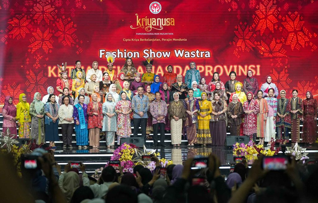 Parade Wastra Kriyanusa 2026, Rahmawati Zainal Tampilkan Batik Khas Bulungan
